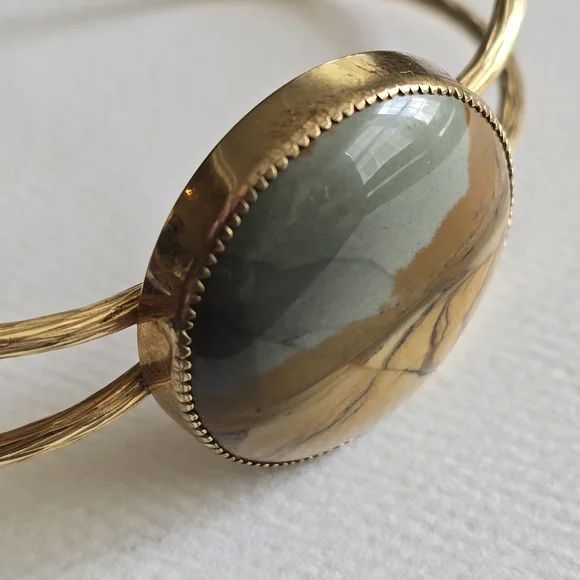 Vintage bracelet picture Jasper Gold tone cuff Southwestern desert scene - Picture 10 of 16